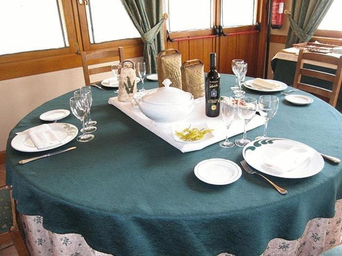 Hostal Lorentxo Olave Zewnętrze zdjęcie